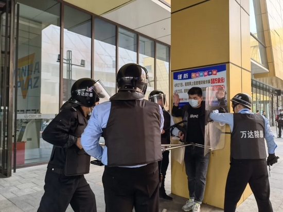 万达反恐实战演习 构建和谐安全商场