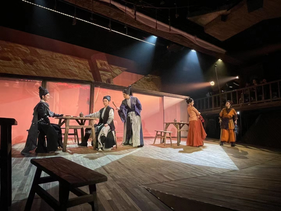 以浙江小百花越剧院与温州市越剧院为主力,表演艺术家茅威涛任出品人