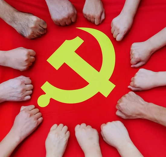 市城投集团一张张红色照片晒出浓浓爱党情