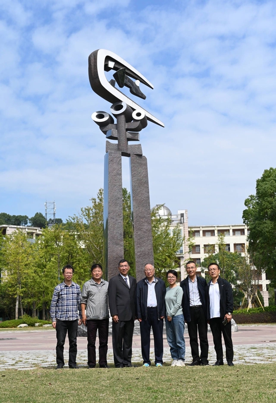 仰望星空瑞安中学星雕塑落成记