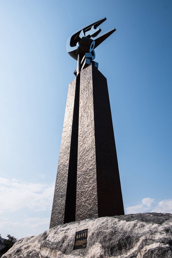 仰望星空瑞安中学星雕塑落成记