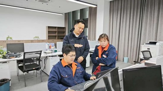 迈向双80在玉环他们圆梦金蓝领