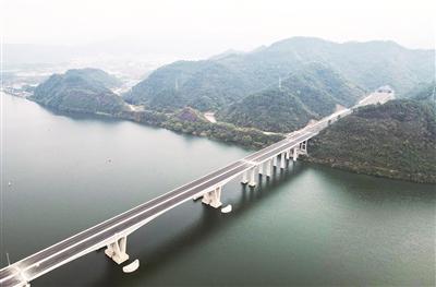 杭州绕城西复线千黄高速淳安段建金高速今日同步通车