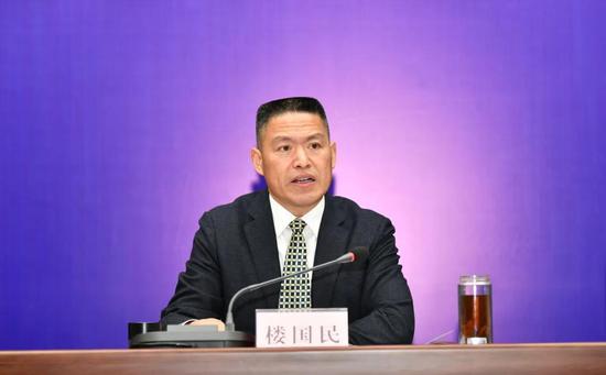 发布会上,东阳市人民政府副市长楼国民介绍东阳乡村振兴建设成果.