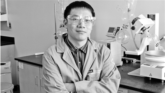 最近,杭二中毕业生刘翀火了.