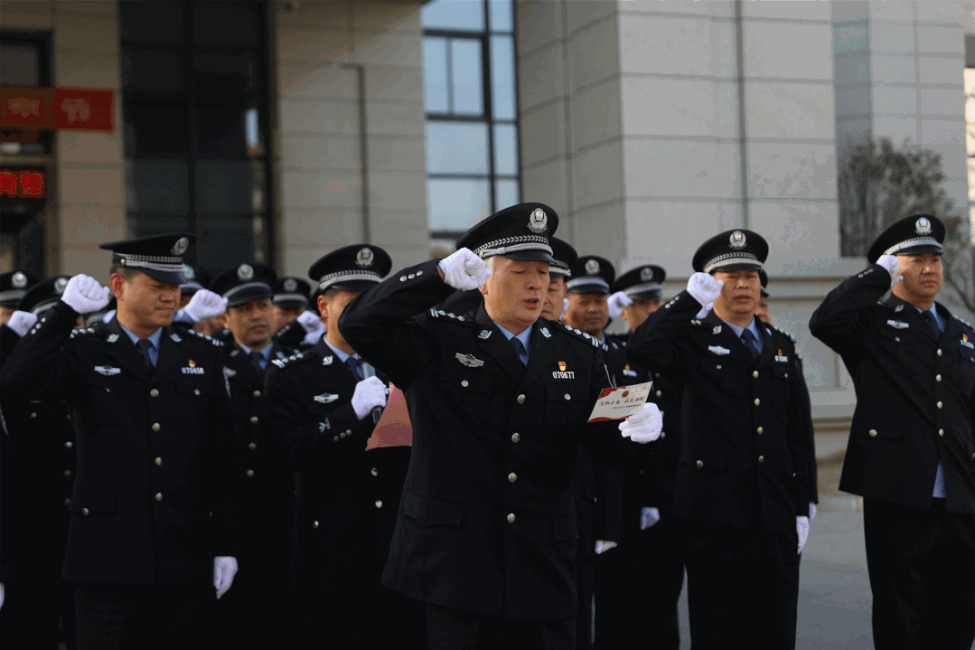 椒江公安举行升警旗仪式迎首个中国警察节