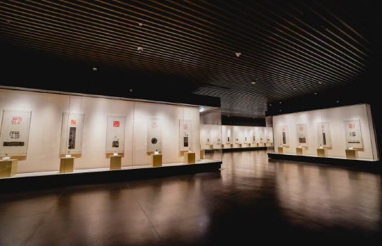 撰写兰亭序一千六百七十周年名家邀请篆刻展在兰亭书法博物馆举行