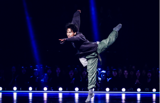 现代舞《师说》表演者:朱瑾慧,王韬瑞(和尚)作品简介:师者,传道,授业