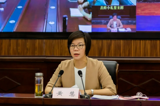 县长黄慧部署疫情防控工作