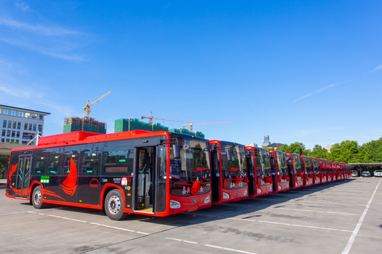 航空硬科技助力低碳出行 全国首批碳纤维新能源巴士正式落地嘉兴