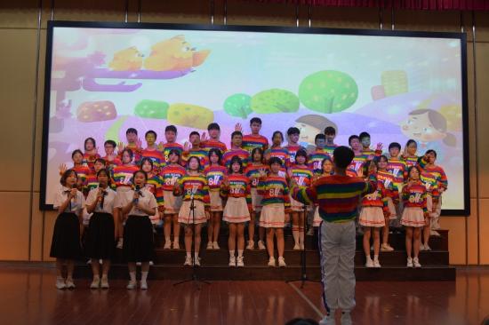 浙江绍兴袍江中学开展丰富多彩的活动欢度六一国际儿童节