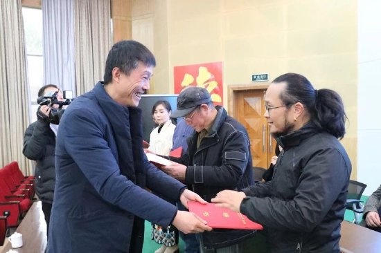 绍兴市建功中学教育集团联合中国青藤画院举办青藤建功迎新年书画展