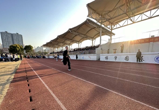 杭州市学正中学扬体育精神展学正风貌