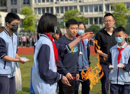 未来科技注智赋能创新你我同行杭州市上泗中学科技节开幕啦