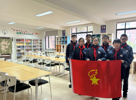 杭州启正中学一起学雷锋齐当志愿者