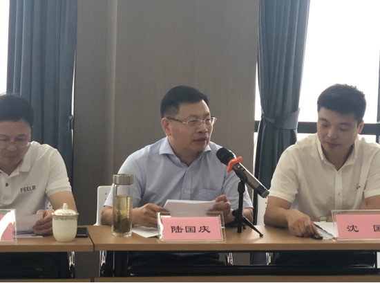 陆国庆会长作工作总结与回顾会上,陆国庆会长对市新联会2019年及2020