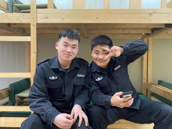 延边小伙北仑职高毕业留仑 成为巡特警大队的一员