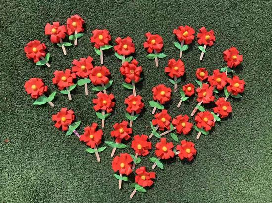 杭州市西园实验幼儿园送你一朵小红花61致礼最美劳动者