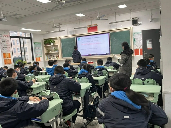 青春中学青春红动领航复学