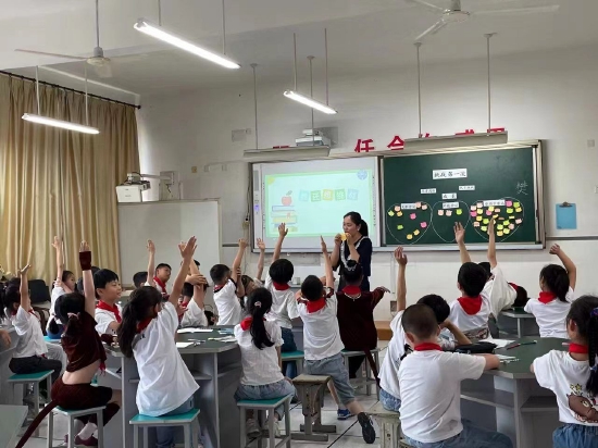 浙江绍兴北海小学城北小学送教活动暨越城区王建英王玲玲名班主任工作