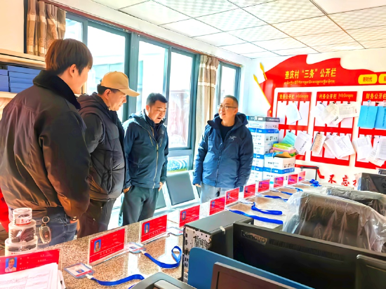 图：中国人寿西藏分公司领导赴基层调研乡村振兴工作