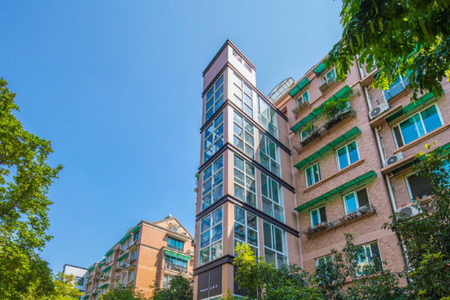 杭州推进老小区加装电梯 高楼层热情高低楼层顾虑多