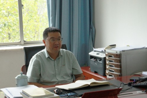 (桐庐分水初级中学校长汪泉江)