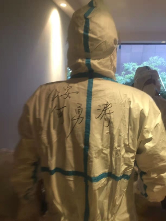 疫情中的人物纪实抗疫老兵何永涛