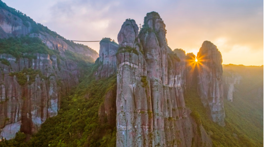 仙居县委书记林虹诚邀全国人民游仙境