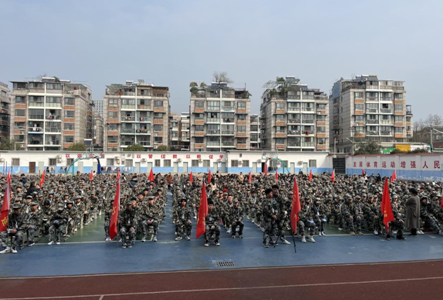 今日上午,丽水南明旅游学校一场名为"金融知识进校园"的主题宣传教育