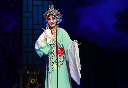 衢州1小学课间铃声放婺剧 把婺剧教学引入课堂